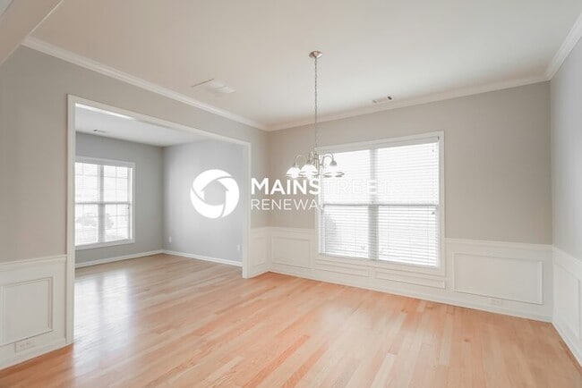 6 Bedroom Pet-Friendly Home in Buford, GA with Main Street Renewal