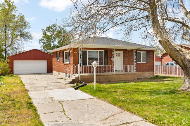 Building Photo - 1337 Cross St Rental