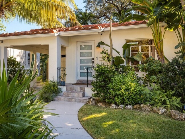 Building Photo - 1009 NW 11th Ct