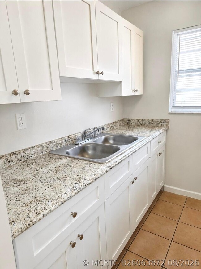 Photo - 4655 Palm Ave Unit 205