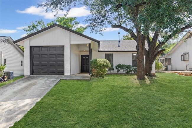 Photo - 1919 Castle Gate Cir