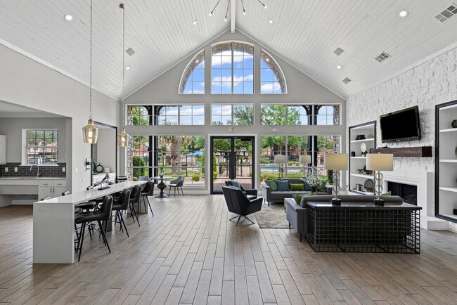 Photo - Settler's Gate