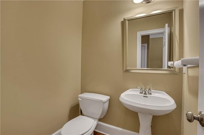 Photo - 3345qq Regent Pl SW