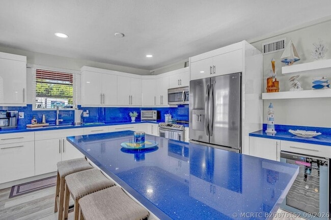 Photo - 136 Sable Palm Ln