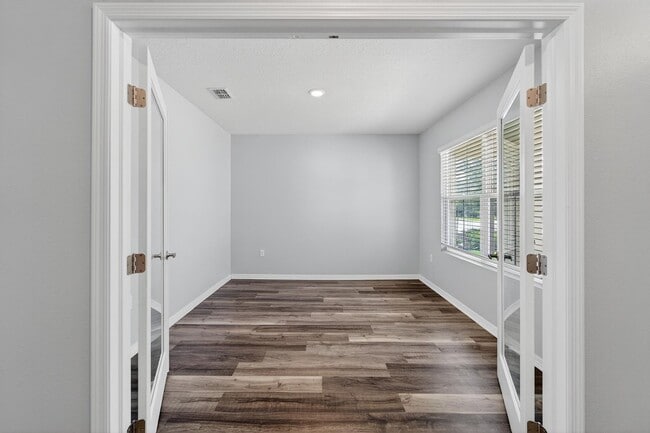 Photo - Stunning 5 bed/ 2 bath