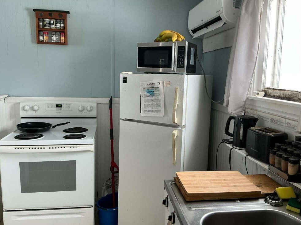 Photo - 115-115 Bayview Dr