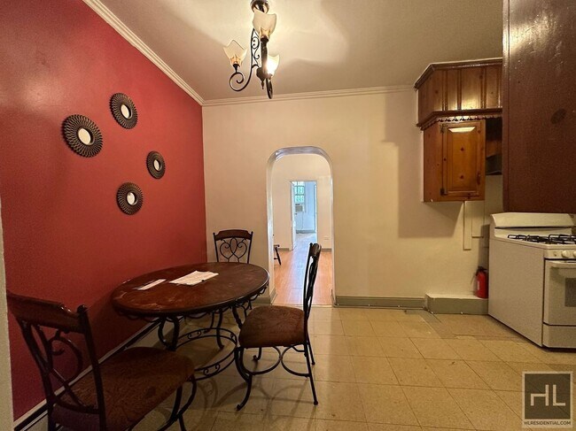 Photo - ROGERS AVENUE