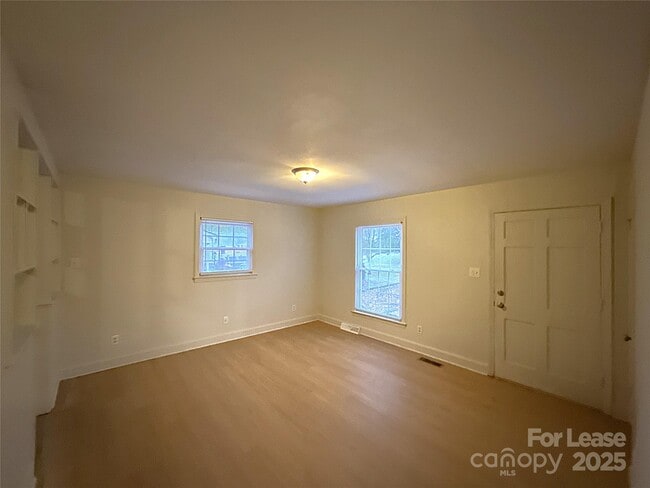 Photo - 4409 Brooktree Dr