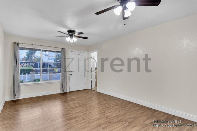 Photo - 1659 Knickerbocker Dr