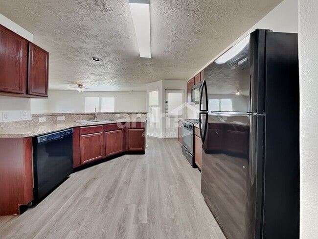 Photo - 3406 Maris Way