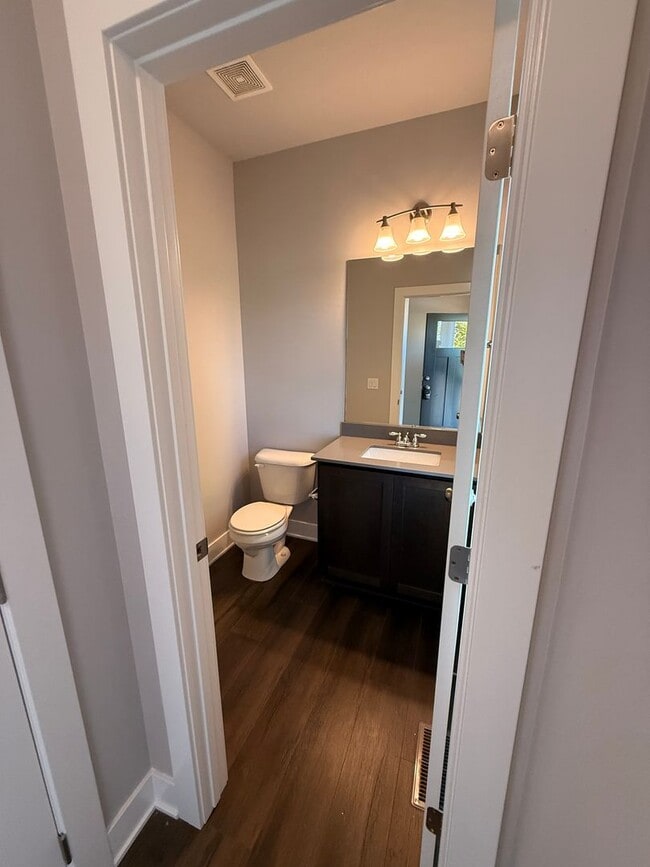 Photo - Beautiful 3 Bedroom Single Family Home in ...