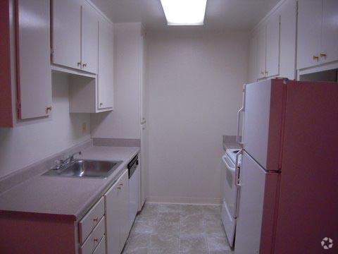 Kitchen - G and G Apartments