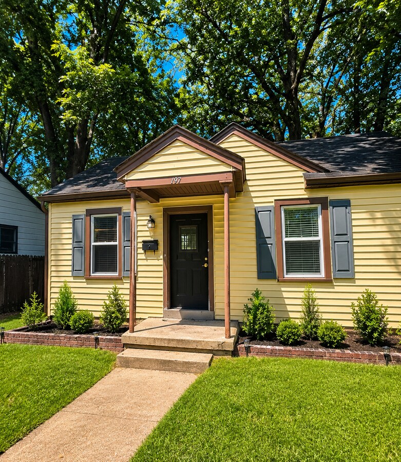 Photo - 745 Gracewood St