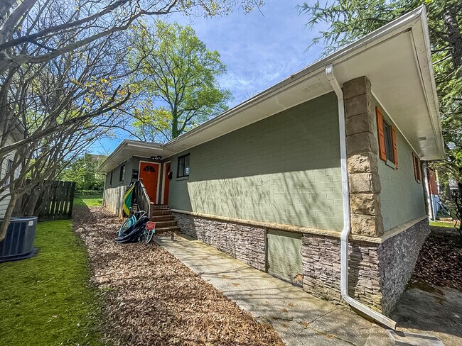 Building Photo - 1332 Eubanks Ave Unit 1