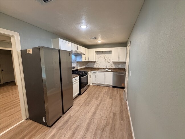 Photo - 505 Sikes St