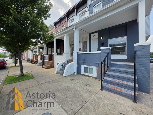 Photo - Fully Renovated 3 Bed 3 Bath End Unit Rowhome with Den, Ensuite and Finished Basement