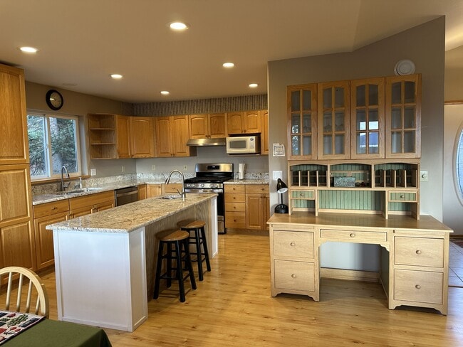 Photo - 2340 East End Rd