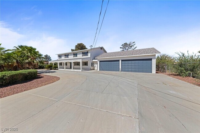 Photo - 144 E Robindale Rd