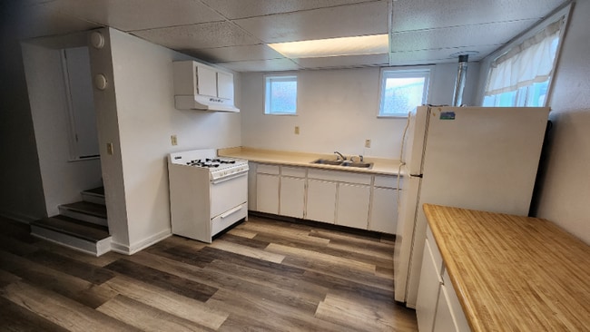 Photo - 815 G St Unit 4