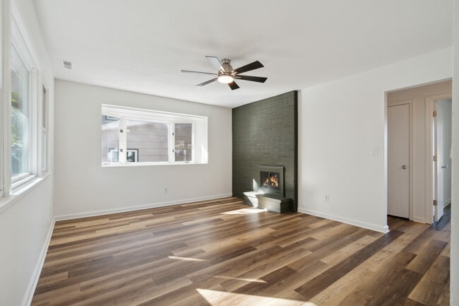 Photo - 706 14th Ave