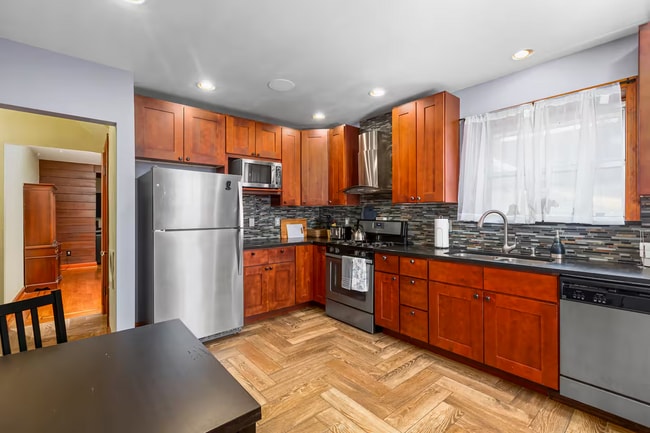 Photo - 5638 Botanical Ave