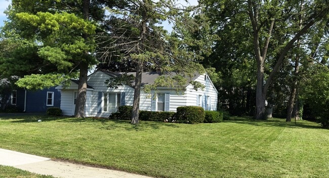 Photo - 222 Woodlawn Dr