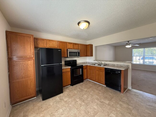 Photo - 2 bedroom, 2.5 Bath Townhouse