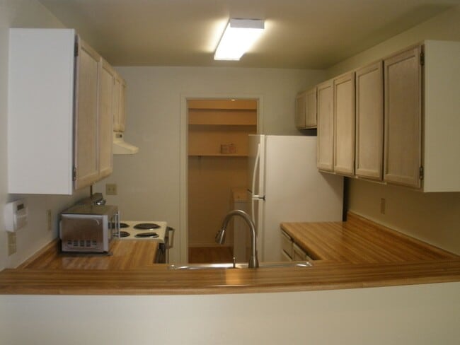 Photo - Kirkland/Juanita Condo - Cambridge Place Unit 6-304