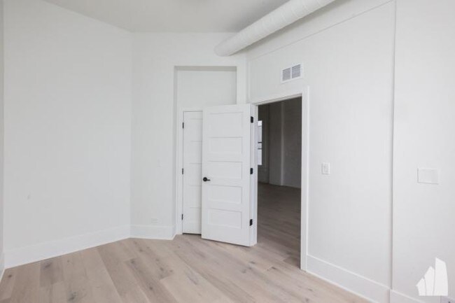 Photo - 4 bedroom in CHICAGO IL 60607 Unidad 3N