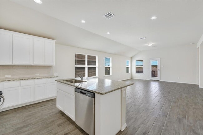 Photo - 201 Spiny Lizard Ln