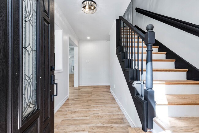 Photo - 3511 Tree Ln