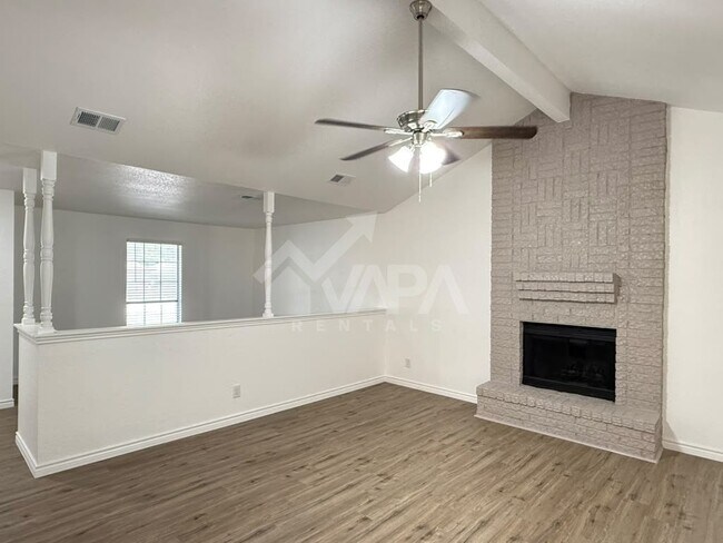 Photo - 209 High Oak