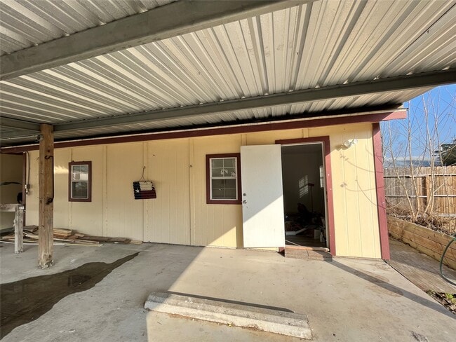 Building Photo - 5104 39th St E Unit 4