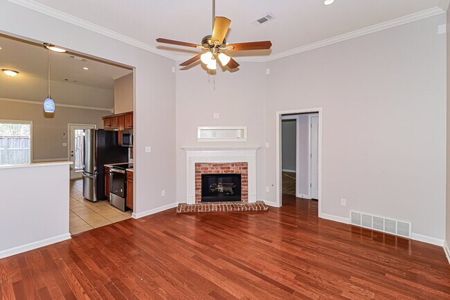 Photo - 8715 Macon Rd