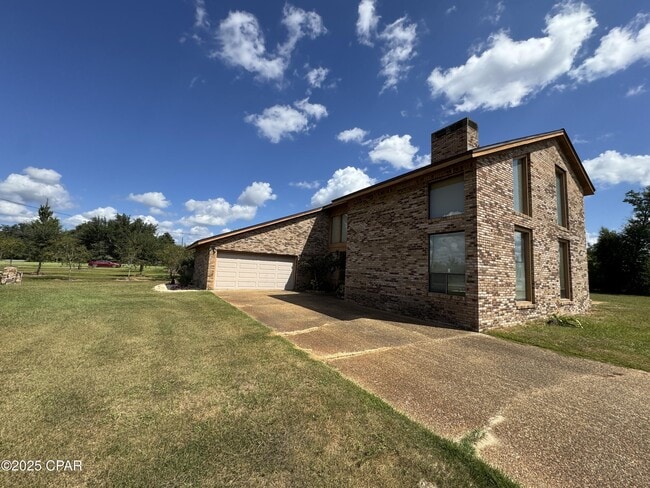 Building Photo - 833 W Pierson Dr
