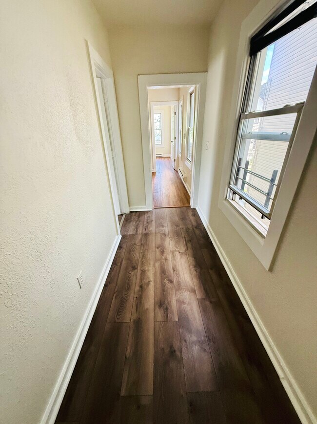 163 Central Pl Unit 2