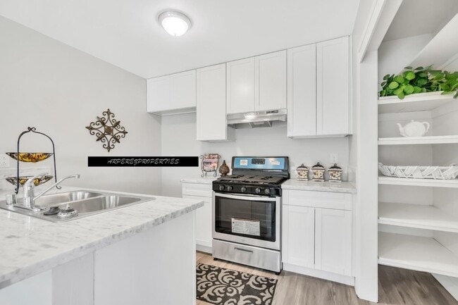 Photo - 4722 Greenholme Dr