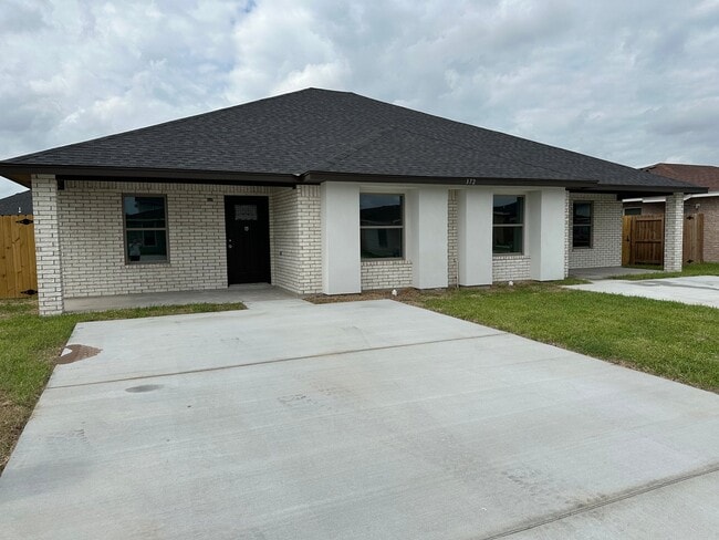 Building Photo - 372 Uva Ln