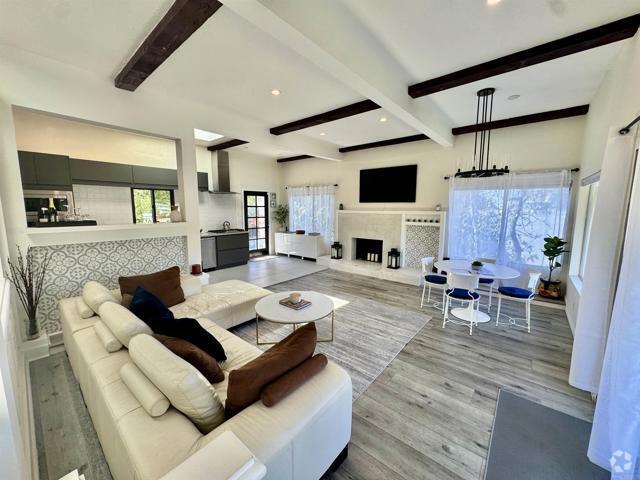 Building Photo - 1923 Sunset Plaza Dr Rental