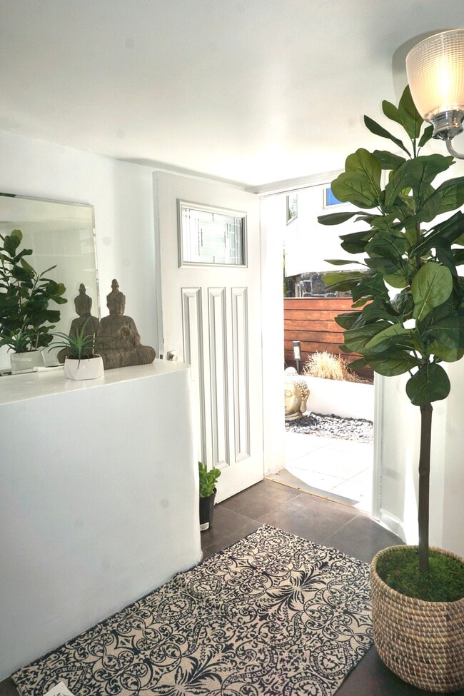 955 Boulevard E Unit 1