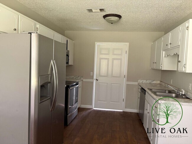 Photo - 553 Jefferson Cir