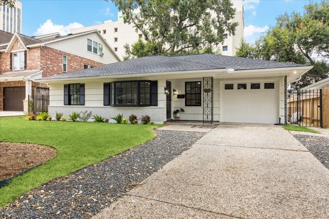 Building Photo - 3726 Las Palmas St