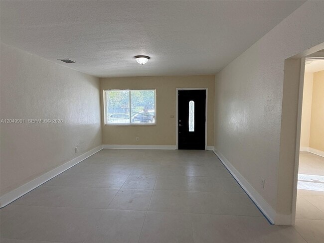 Photo - 757 NW 47th St