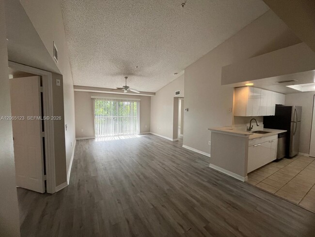Photo - 4171 N Haverhill Rd Unit 1013