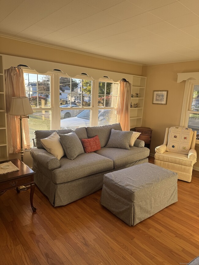 Photo - 74 Uncas Rd