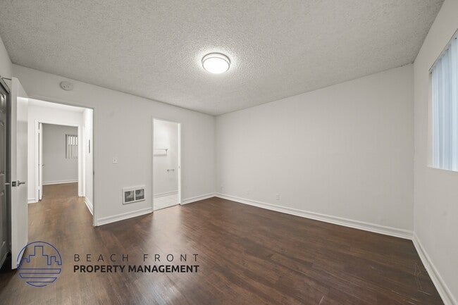 Photo - 722 S. Broadway