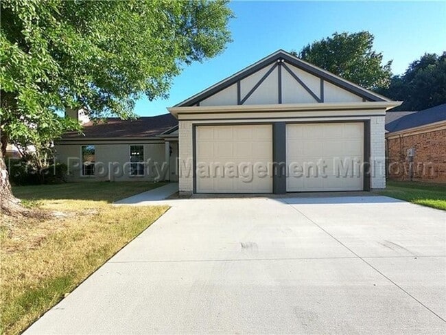 Photo - 2325 Warwick Ave