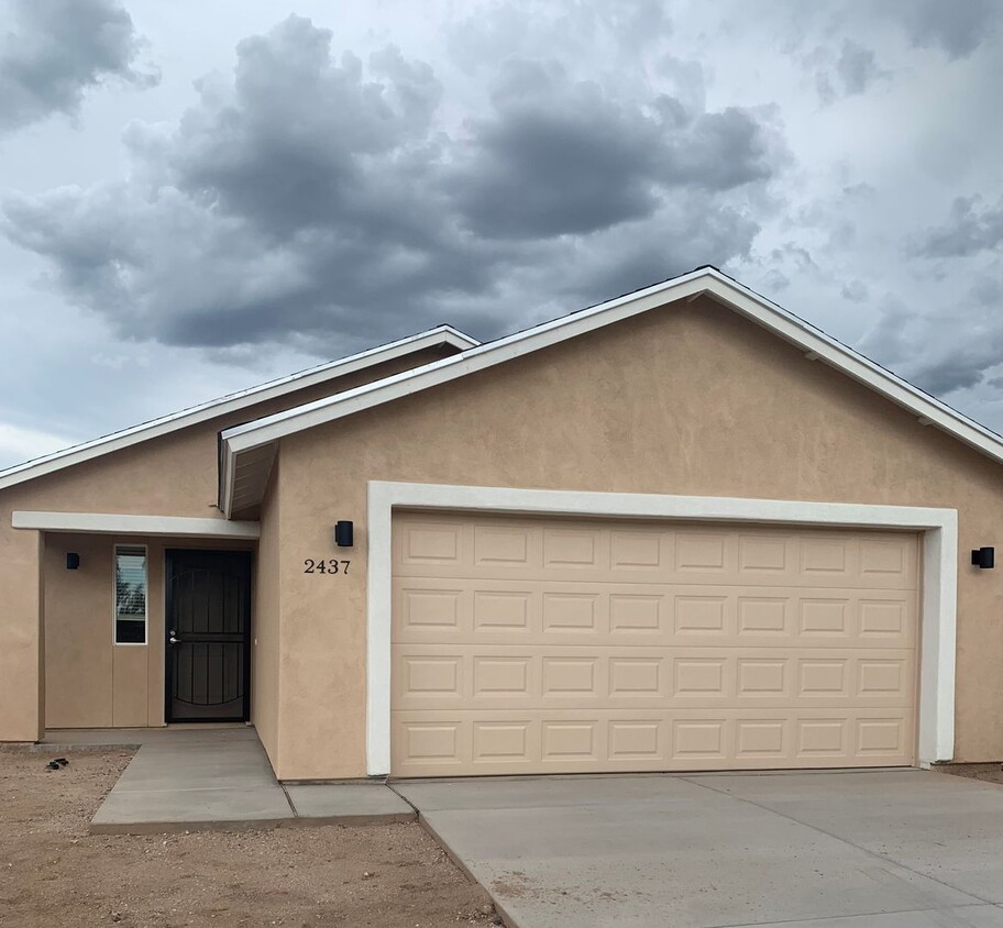 Photo - 2445 S Clovis Place-