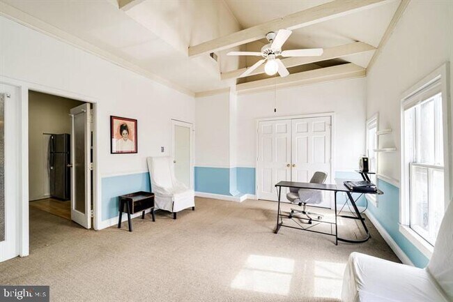 Photo - 1017 Queen St