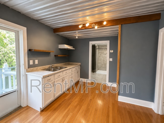 Photo - 116 N Kinney Ave